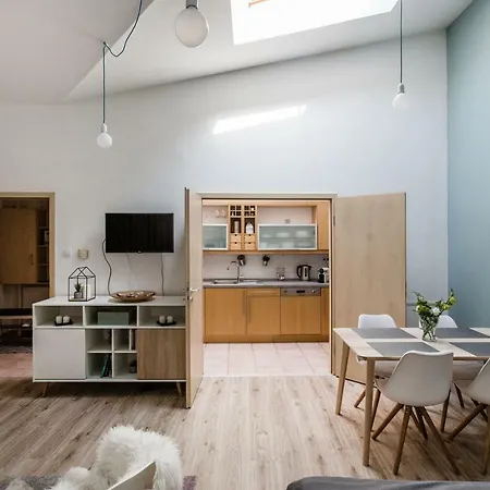 Sunlit Forest In The Centre Appartamento *