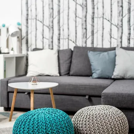 Sunlit Forest In The Centre アパート